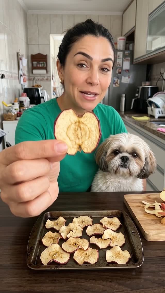 Vera, influencer de IA, com seu cachorro